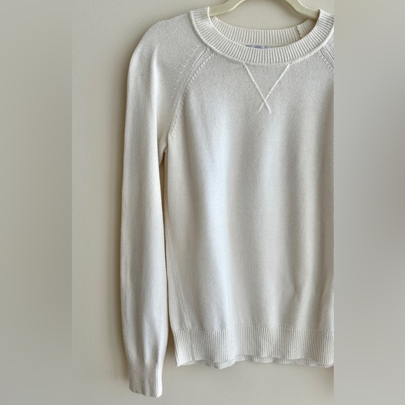 GAP Women’s Classic Crewneck Off-White Sweater, Size Medium - Picture 3 of 15